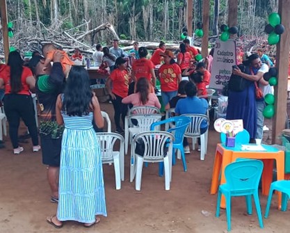 Serra community members gather to discuss the impacts of Samise's operations in the surrounding area © Serra Community Residents Association