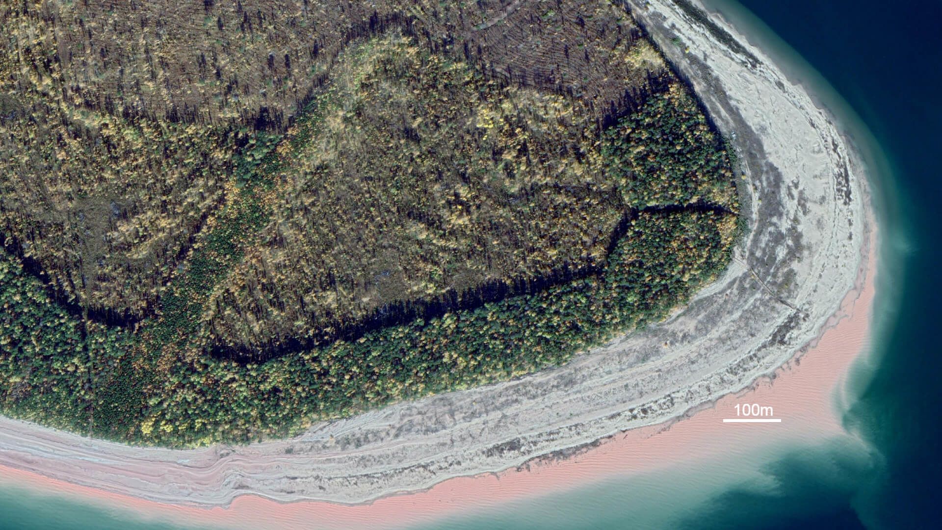 Спутниковые снимки: Maxar Technologies / Google Earth