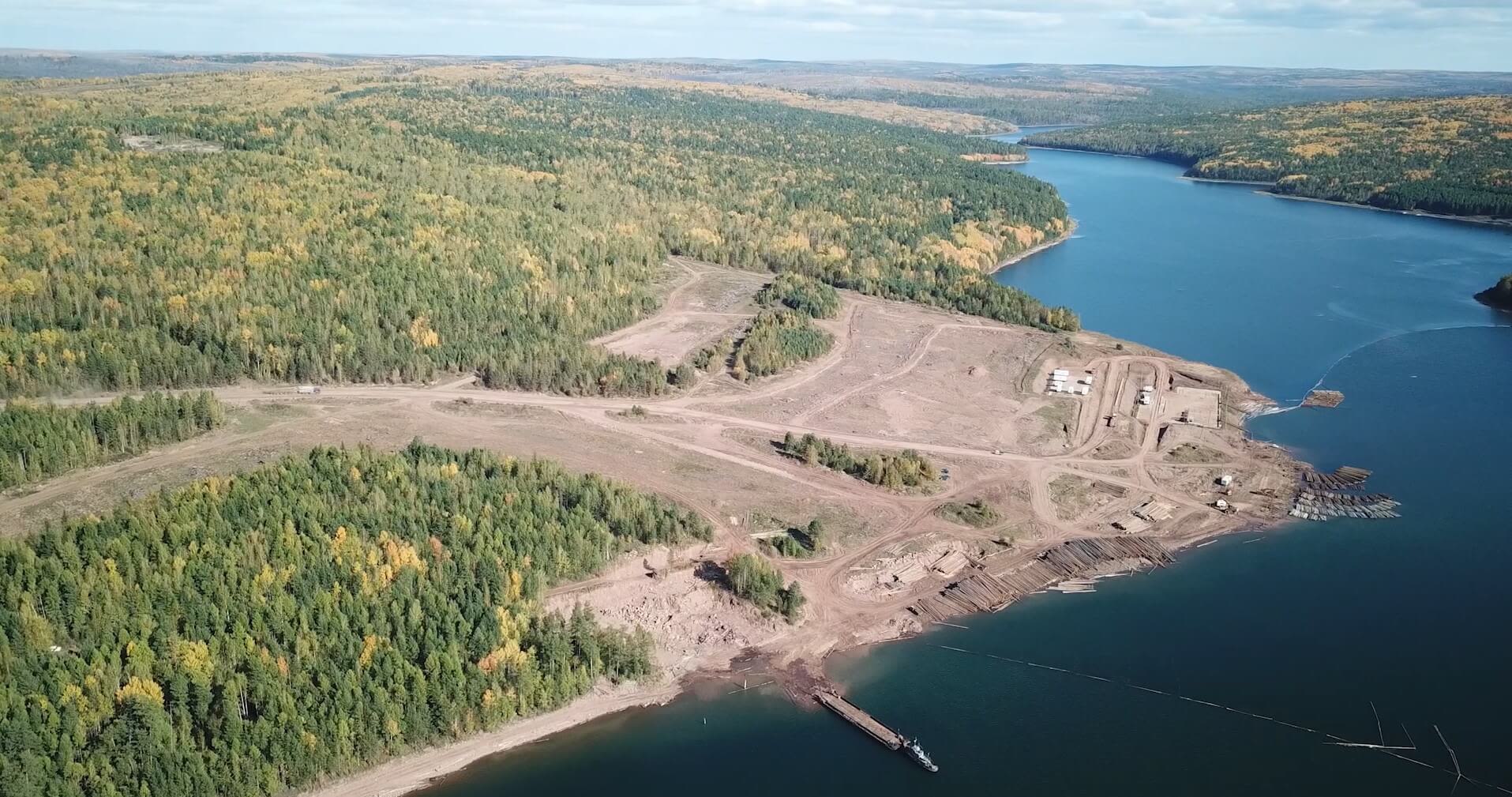 Log loading bay in Irkutsk Oblast, Russia © Earthsight